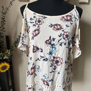 4/$20 NWT Style Bar Boutique Floral Cream Cold Shoulder Blouse S